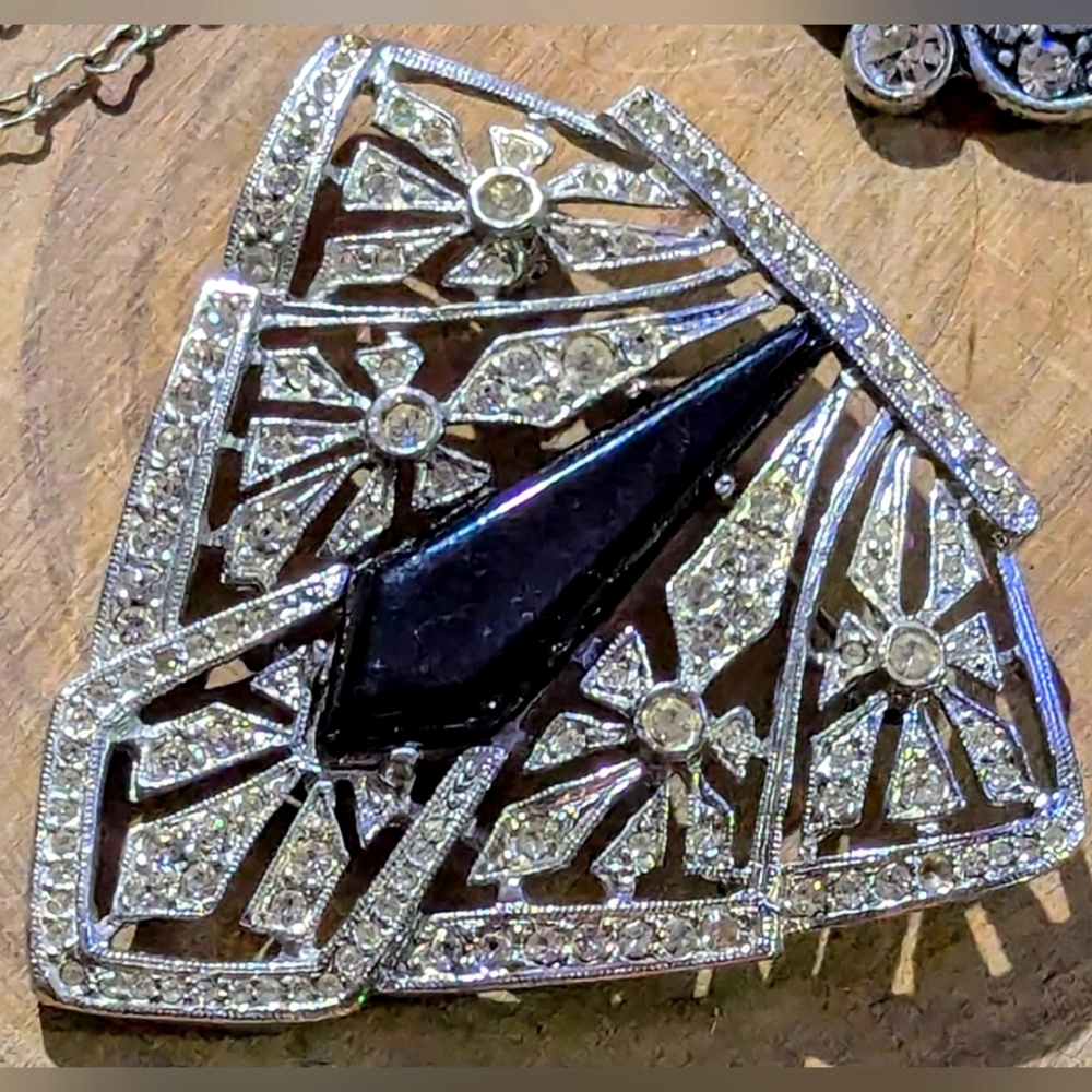 Vintage Les Bernard Signed Brooch